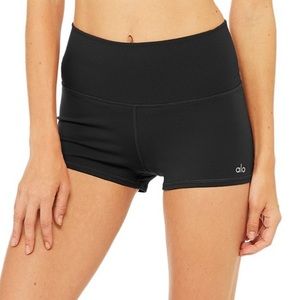 Alo Yoga black aura shorts